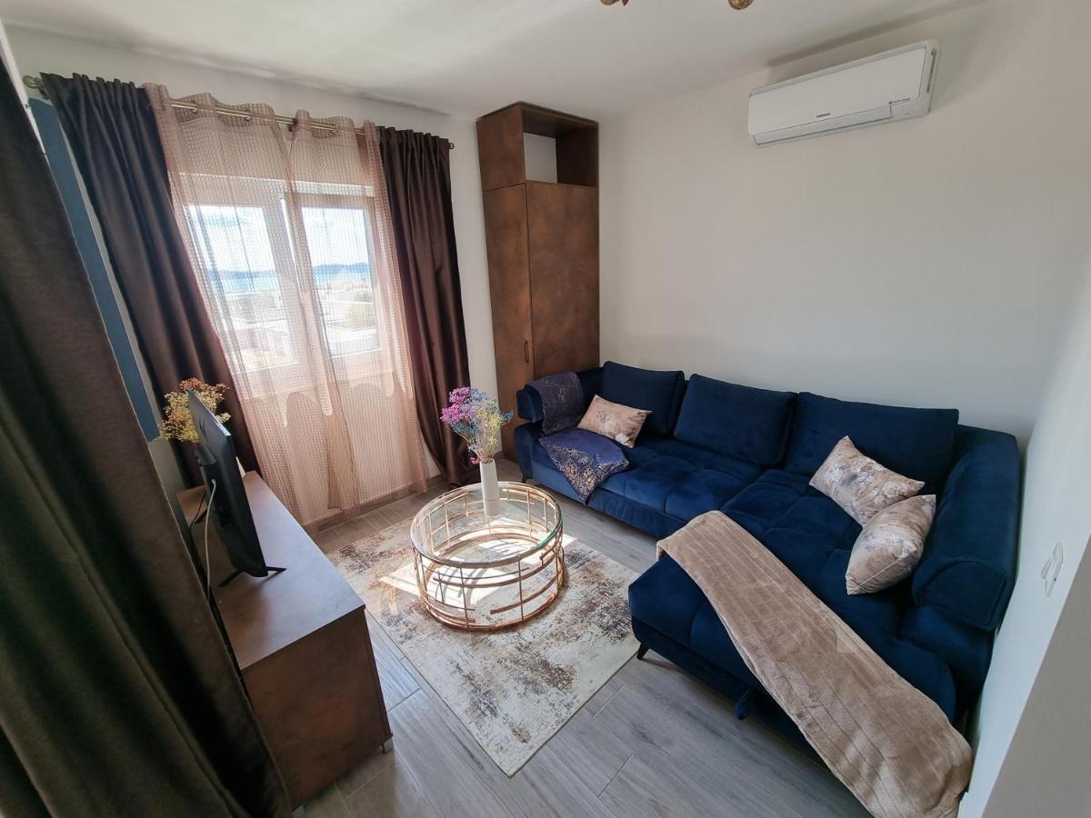 Beautifull Bell With Balcony And Sea View In Zadar