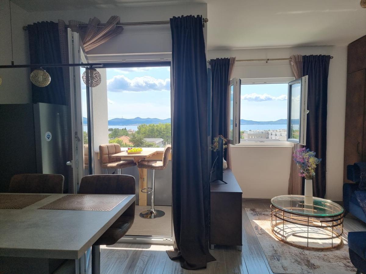 Beautifull Bell With Balcony And Sea View In Apartamento
